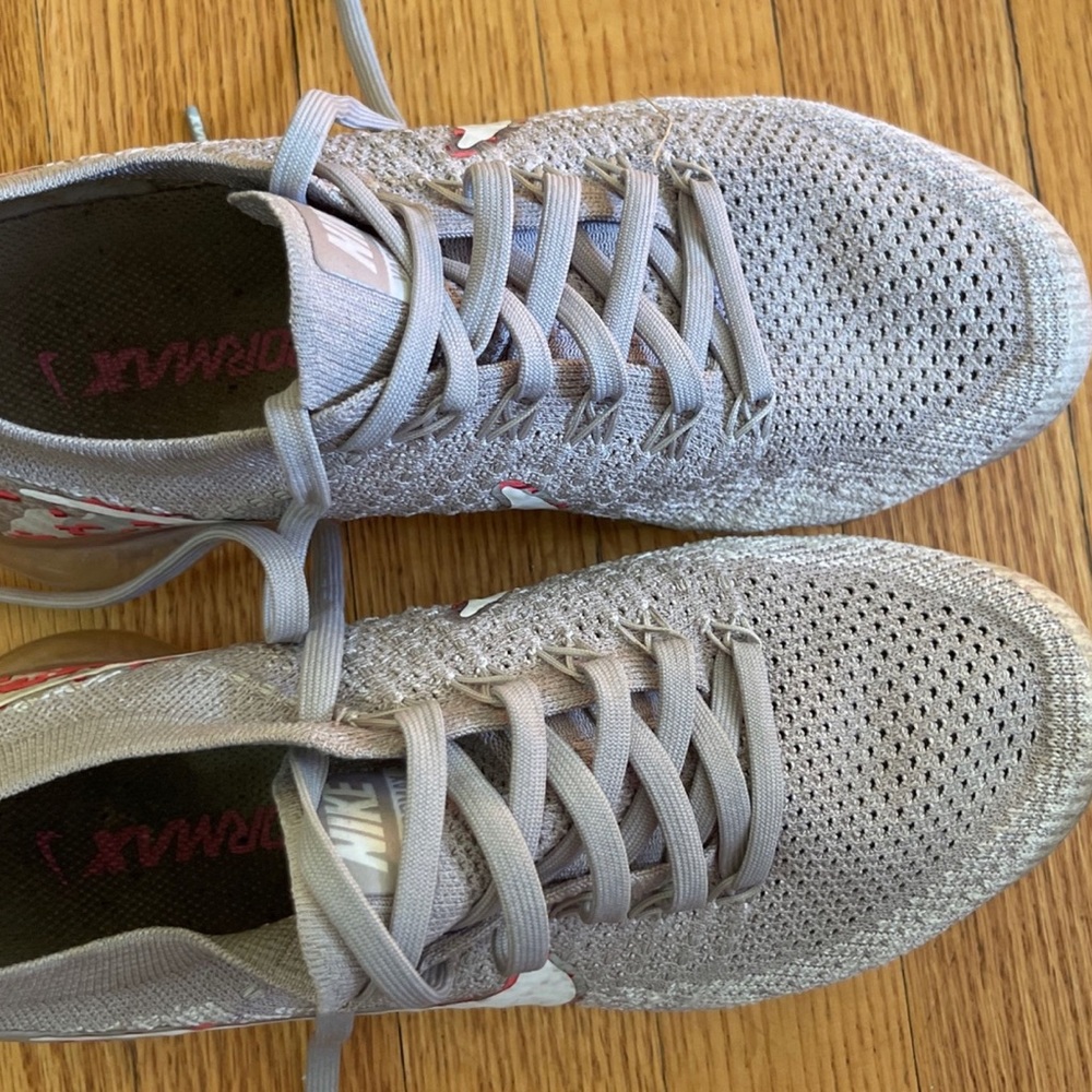 Womens Nike Size 7.5